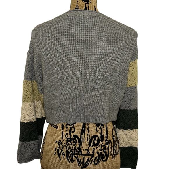 NYC Knits Cropped Cardigan Gray Green Yellow Stripes Size Large Asymmetrical - Picture 3 of 5